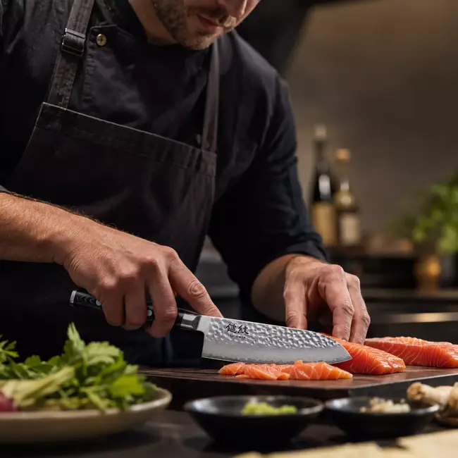 Yaxell Tsuchimon Santoku Koksmes 16,5 cm – VG10 Staal – Gehamerd Lemmet – Micarta Heft