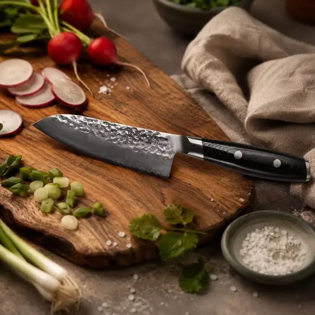 Yaxell Tsuchimon Santoku Koksmes 12,5 cm – VG10 Staal – Gehamerd Lemmet – Micarta Heft