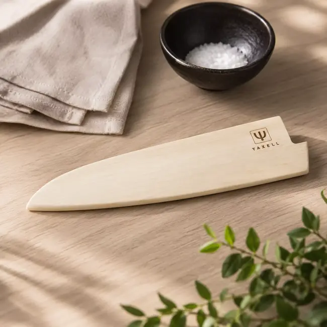 Yaxell Katana Mesbeschermer voor Koksmes 20 cm – Esdoornhout – Magnetische Schede