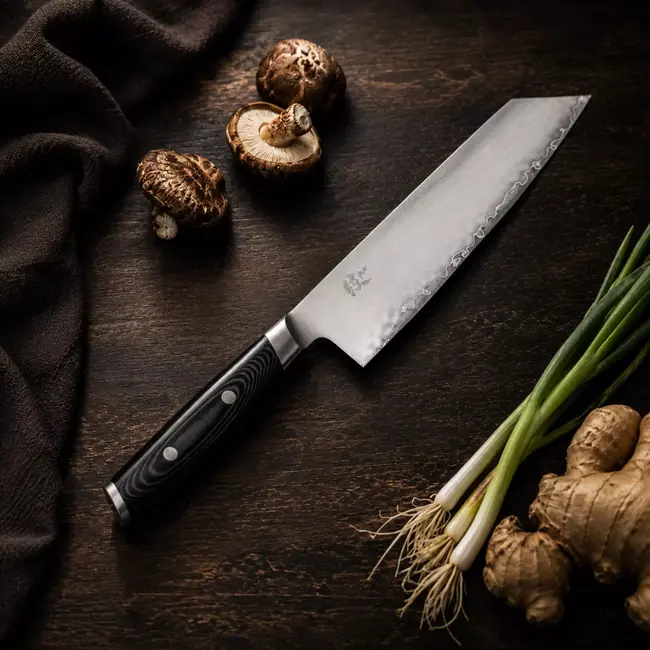 Yaxell Kiritsuke koksmes - roestvrij staal - 3-laags lemmet, moeiteloos snijden - 20 cm - zwart composiet handvat - professionele keuken