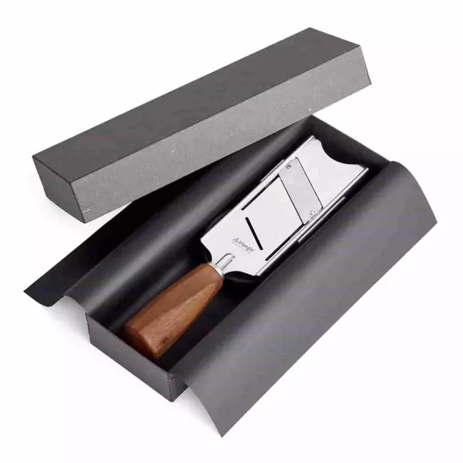 Triangle Duurzame Truffelschaaf – 24,5 cm – RVS met Pruimenhouten Heft
