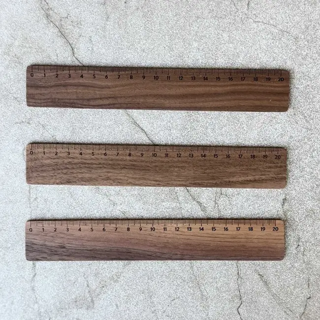 HOCHO Houten liniaal 20 cm van Amerikaans walnoothout met natuurlijke uitstraling voor nauwkeurig meten en tekenen