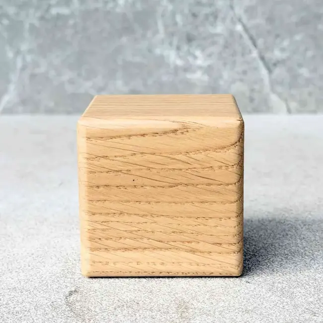 HOCHO Gelakte eikenhouten kubus 60 x 60 x 60 mm met afgeronde hoeken
