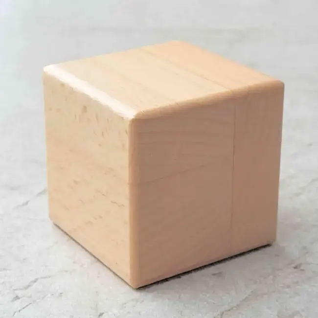 HOCHO Gelakte beukenhouten kubus 60 x 60 x 60 mm met afgeronde hoeken