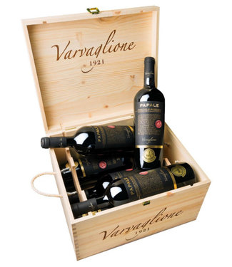 Varvaglione Vigne e Vini - Puglia Italie Papale 'Linea Oro' in luxe houten kist (6 flessen)