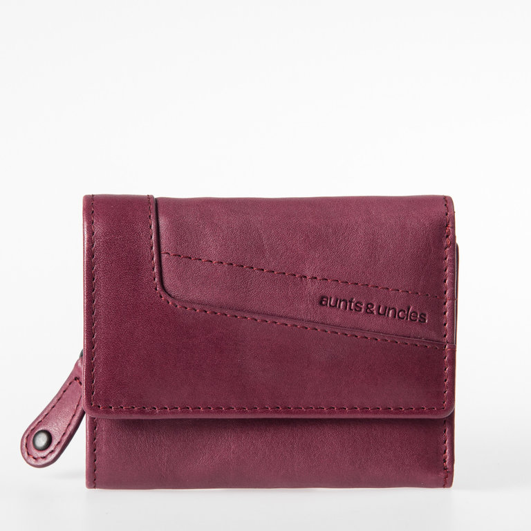 Aunts & Uncles Aunts & Uncles Grandma's Luxury Club Nancy Wallet Cabernet