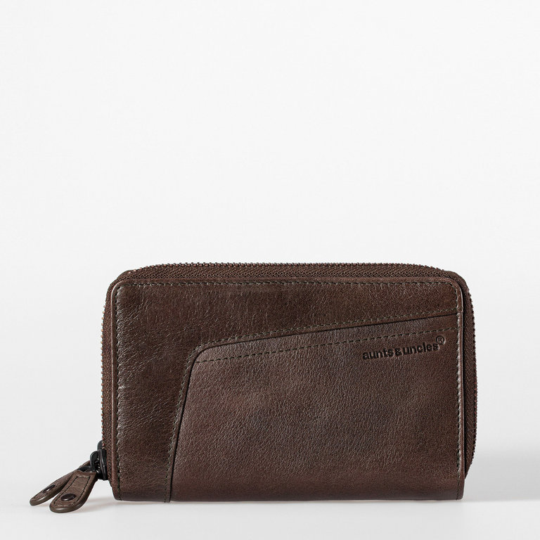 Aunts & Uncles Aunts & Uncles Grandma's Luxury Club Betty Wallet Oak