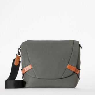 Aunts & Uncles a/u Japan Sendai Gravity Grey