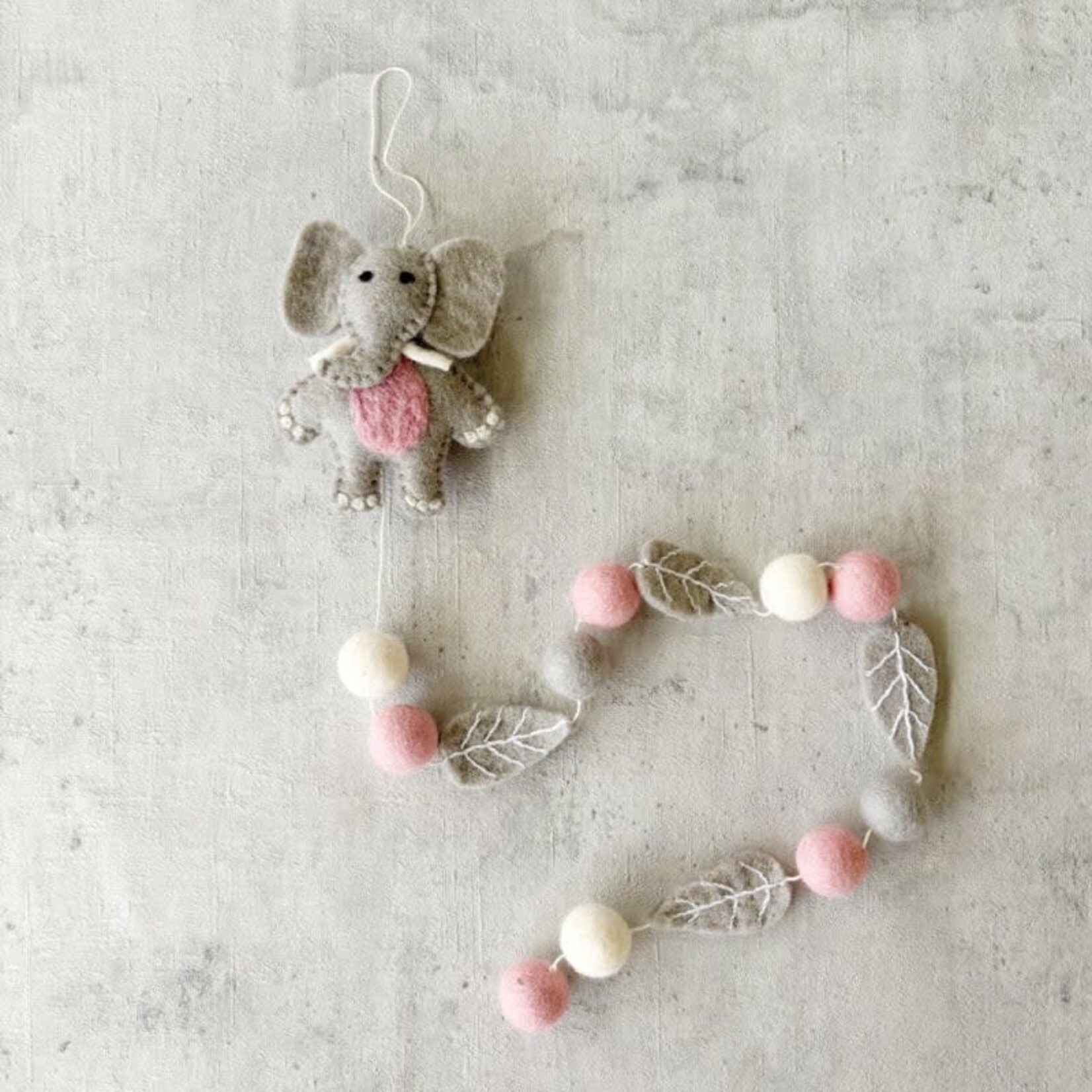 Beyoona Vilt Slinger Olifant