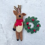 Beyoona Hert met krans (kerst)