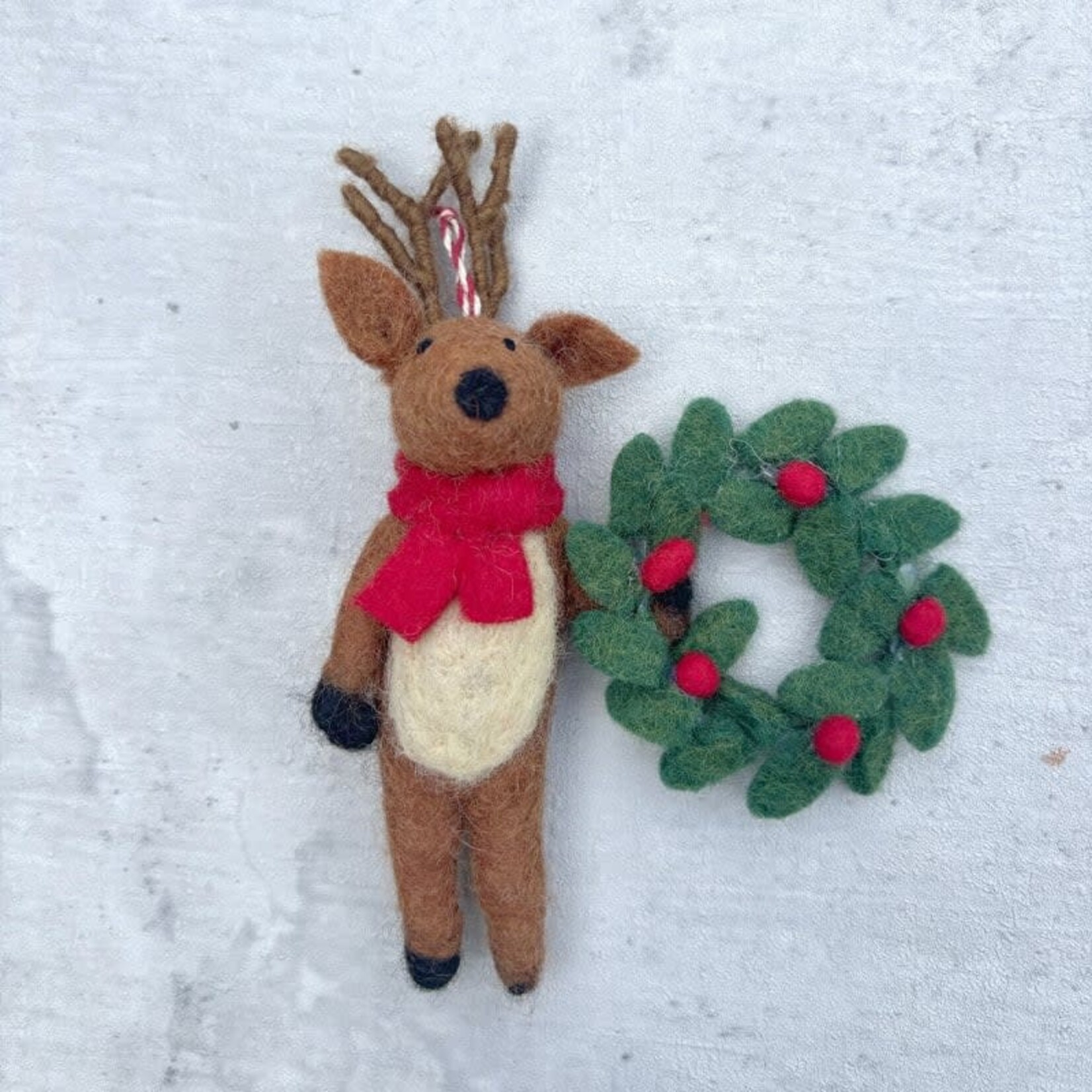Beyoona Hert met krans (kerst)