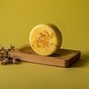 HappySoaps Vrolijke & kalmerende kamille shampoobar 70g HappySoaps Vrolijke & kalmerende kamille shampoobar 70g
