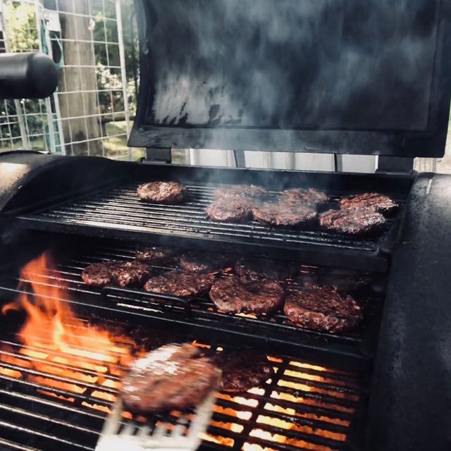 Barbecue smoker foodtruck - Streetfood menu