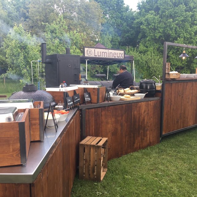 Barbecue smoker foodtruck - Easy menu