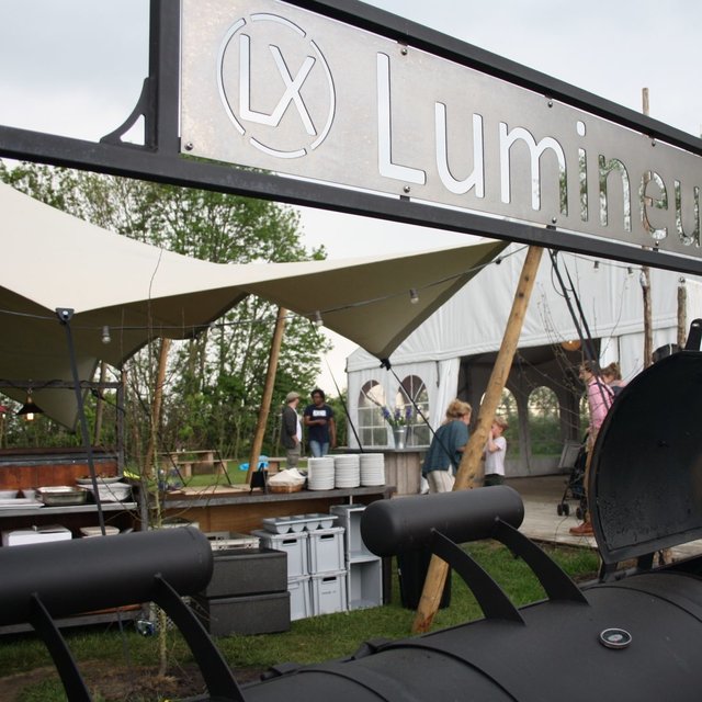 Barbecue smoker foodtruck -  Exclusive menu