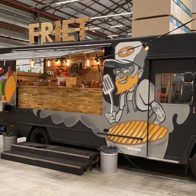 LX Big Benz foodtruck - streetfoodmenu op maat