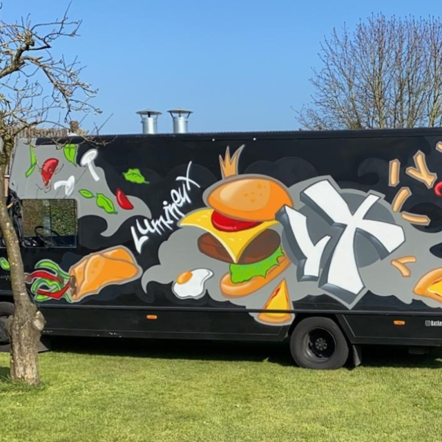 LX Big Benz foodtruck - streetfoodmenu op maat