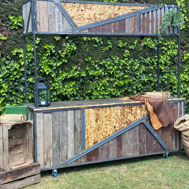 Foodcourt - Staal mixed wood Foodcourt - Staal mixed wood