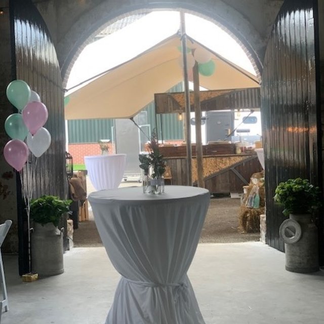 Foodcourt - Staal mixed wood Foodcourt - Staal mixed wood