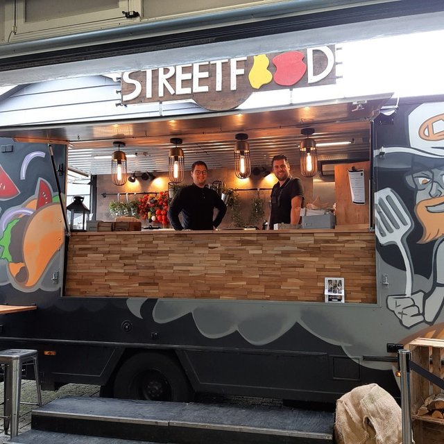 Big Benz foodtruck - chef's specials streetfoodmenu