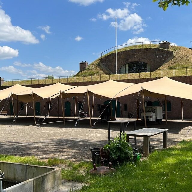 Stretchtent 10x24m - Zand