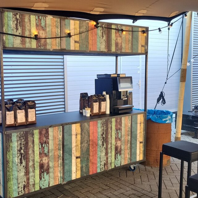 Foodcourt - Staal gekleurd sloophout look