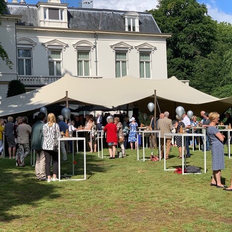 7 creatieve toepassingen van stretchtenten op festivals