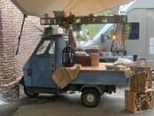 Italian piaggio foodtruck - pinsa menu