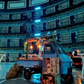 Italian piaggio foodtruck - Pinsa menu