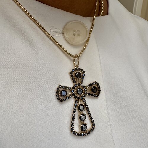 Charm cross big black gold plated