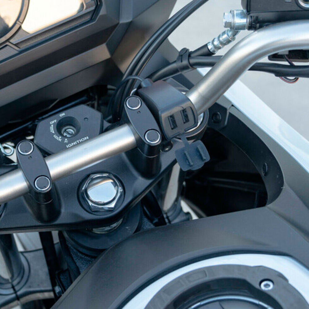 Optiline Optiline Trek IP66 Regenbestendige Usb-Oplader Motor/ Scooter 30w 12/24V Optiline Optiline Trek IP66 Regenbestendige Usb-Oplader Motor/ Scooter 30w 12/24V