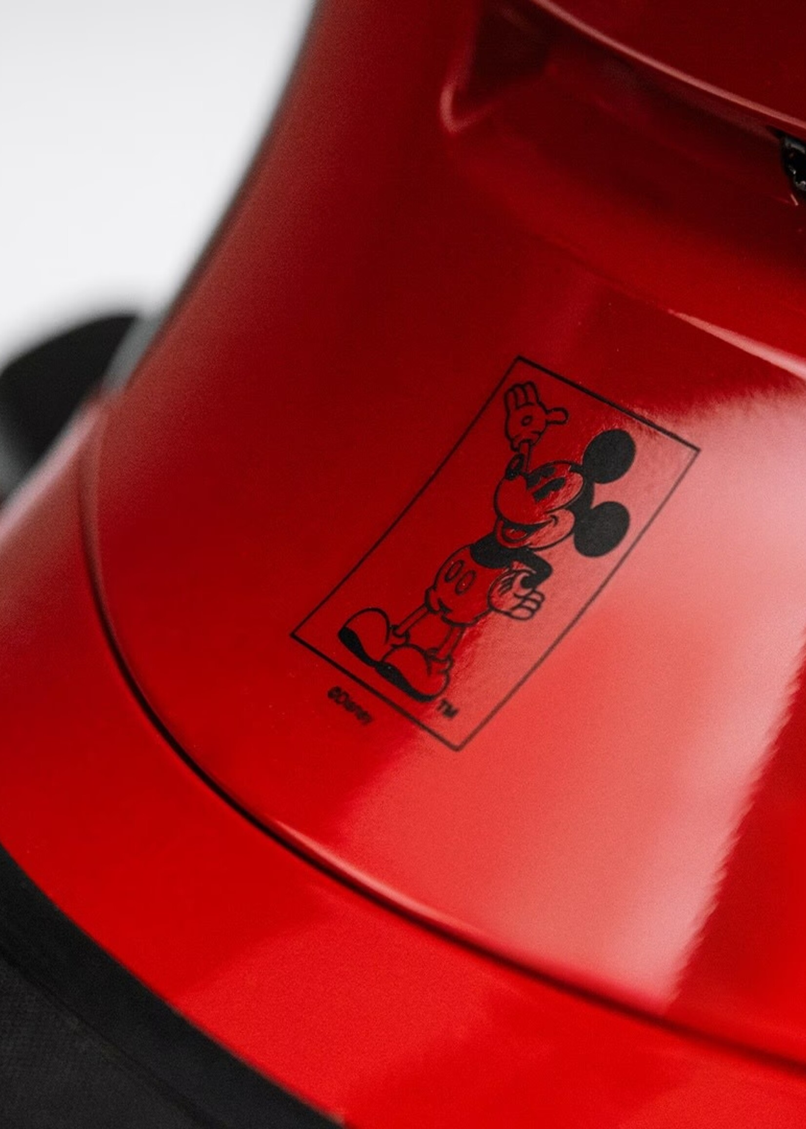 Vespa Primavera 125 Mickey Mouse NEW