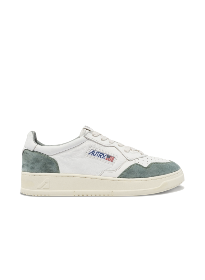 Medalist Low Man Goat Suede – White / Mil