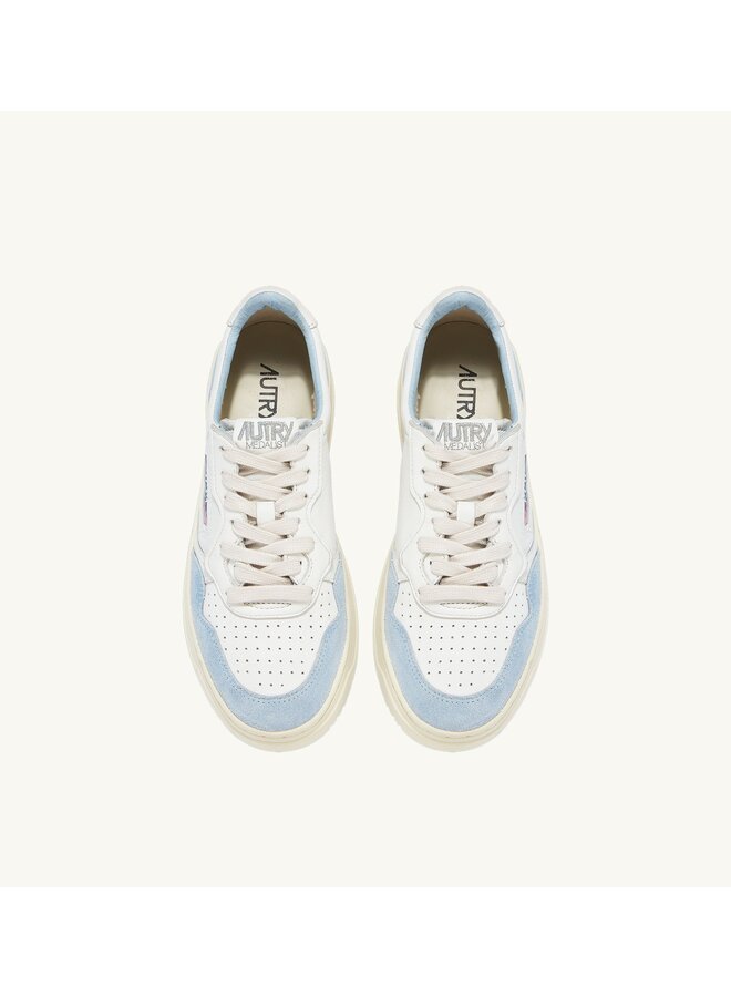 Medalist Low Man Goat Suede – White / Portofino