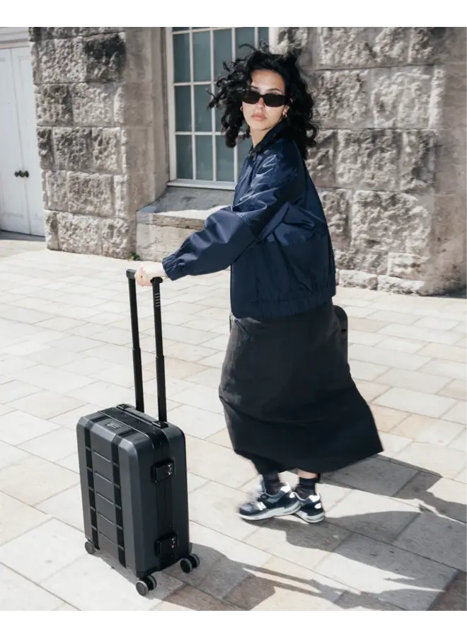 Ramverk Pro Carry-On – Black Out