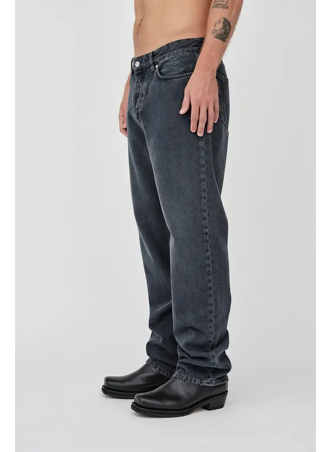 Steve – Overdyed Black