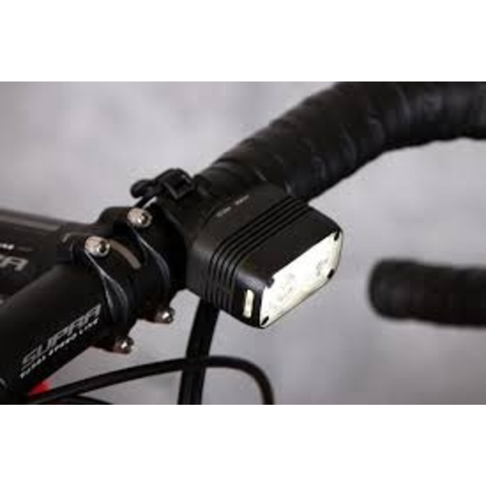 Knog Knog Blinder Road 600 Front Light + Blinder Mini Square Rear Light