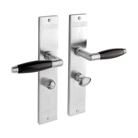 De Oude Deurklink Klassieke geveerde deurklink mat nikkel op schild met wc slot 63/8 mm De Oude Deurklink Klassieke geveerde deurklink mat nikkel op schild met wc slot 63/8 mm