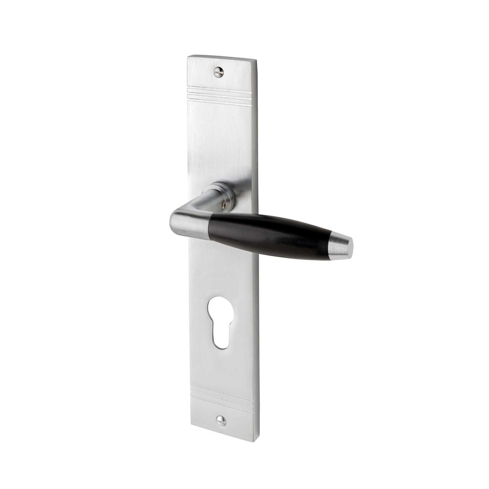 De Oude Deurklink Deurklink Retro geveerd schild mat nikkel cilindergat 72mm | De Oude Deurklink jaren 30 deurbeslag