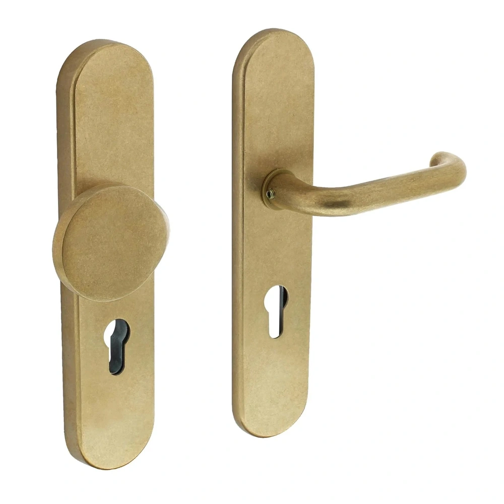 Intersteel Veiligheidsbeslag SKG3 ovaal profielcilindergat 72mm messing getrommeld voordeurbeslag Intersteel Veiligheidsbeslag SKG3 ovaal profielcilindergat 72mm messing getrommeld voordeurbeslag