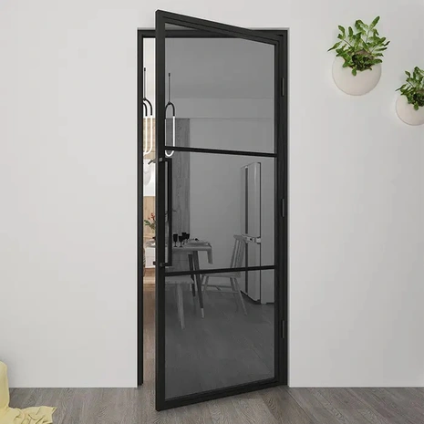 Loftdeur Stalen scharnierdeur met rookglas inclusief kozijn Loftdeur Stalen scharnierdeur met rookglas inclusief kozijn