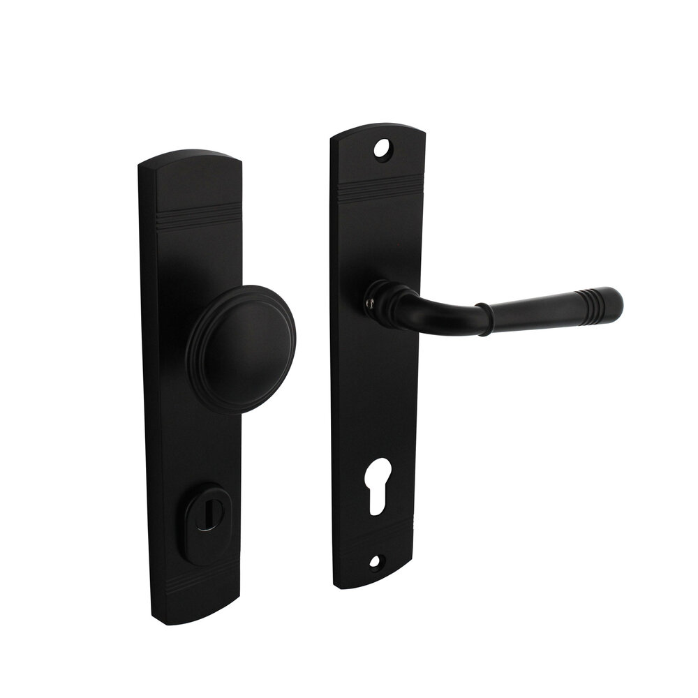 Intersteel Intersteel Buitendeurbeslag Helena mat zwart PC92mm kerntrekbeveiliging | De Oude Deurklink klassiek buitendeurbeslag Intersteel Intersteel Buitendeurbeslag Helena mat zwart PC92mm kerntrekbeveiliging | De Oude Deurklink klassiek buitendeurbeslag