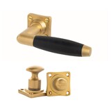 De Oude Deurklink Deurklink Klassiek Geveerd, Messing getrommeld met WC slot, Vierkant De Oude Deurklink Deurklink Klassiek Geveerd, Messing getrommeld met WC slot, Vierkant