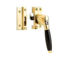 De Oude Deurklink Klassieke raamsluiting met slot, rechts, messing gelakt De Oude Deurklink Klassieke raamsluiting met slot, rechts, messing gelakt