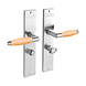 De Oude Deurklink Deurklink Retro geveerd mat nikkel/eikenhout op schild WC slot 63/8 mm | De Oude Deurklink jaren 30 deurbeslag De Oude Deurklink Deurklink Retro geveerd mat nikkel/eikenhout op schild WC slot 63/8 mm | De Oude Deurklink jaren 30 deurbeslag