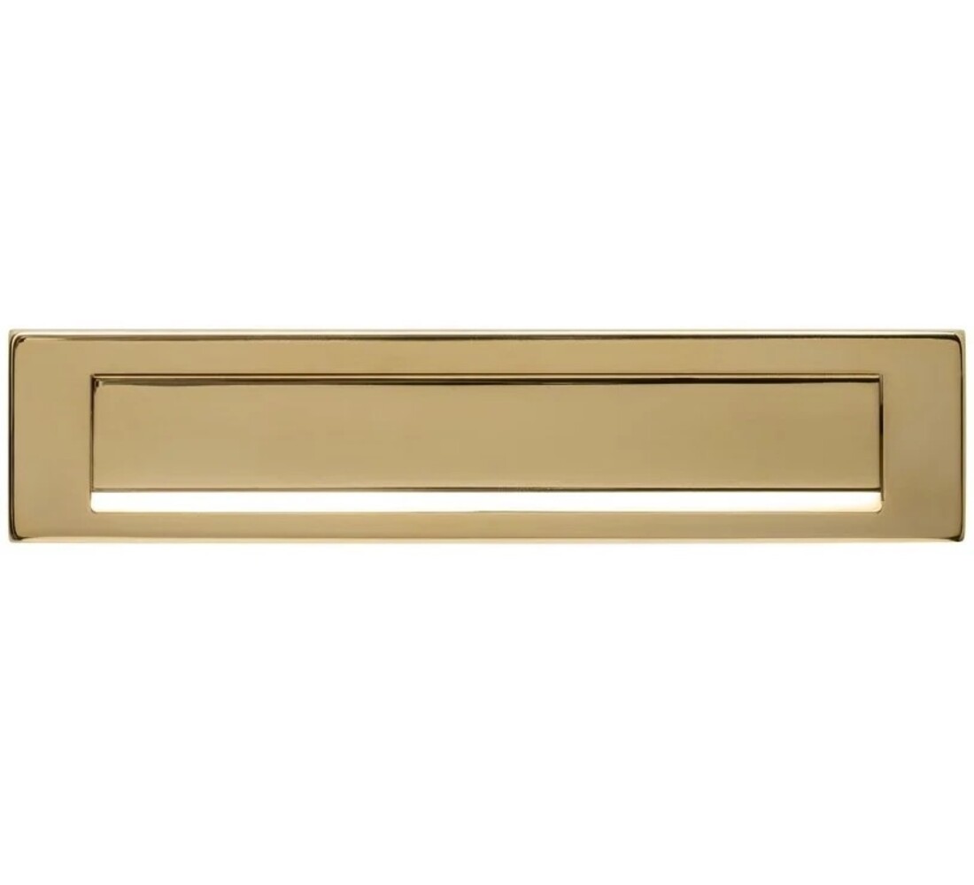 Intersteel Intersteel Brievenbus voordeur met klep en regenrand messing | De Oude Deurklink Intersteel Intersteel Brievenbus voordeur met klep en regenrand messing | De Oude Deurklink