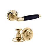 De Oude Deurklink Deurklink klassiek geveerd, messing gelakt, WC slot, rond