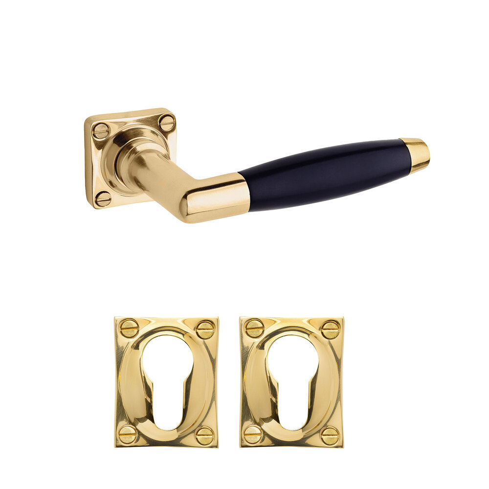 De Oude Deurklink Deurklink klassiek geveerd, messing gelakt, cilinderrozet, vierkant De Oude Deurklink Deurklink klassiek geveerd, messing gelakt, cilinderrozet, vierkant