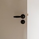 De Oude Deurklink Klassiek geveerd mat zwart rond rozet en wc slot | De Oude Deurklink jaren 30 toiletsluiting De Oude Deurklink Klassiek geveerd mat zwart rond rozet en wc slot | De Oude Deurklink jaren 30 toiletsluiting