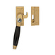 De Oude Deurklink Raamsluiting met slot en ventilatiestand links messing getrommeld De Oude Deurklink Raamsluiting met slot en ventilatiestand links messing getrommeld